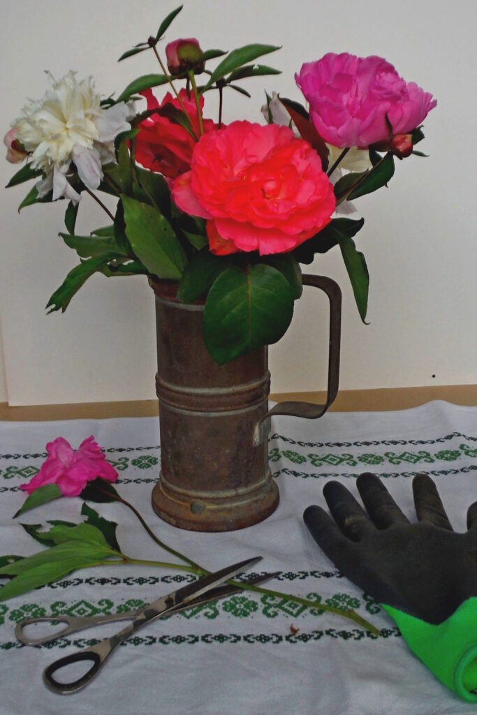 A – Expo 2025 – Amine_Julien_Tyzon Nature morte au bouquet